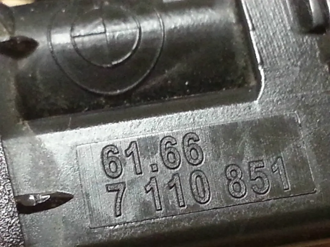  *BMW 1 Z4 X5 E53 E81 E82 E85 Scheibenwaschdüse Waschdüse Spritzdüse - SKU 7110851 - Teilenummer 7110851