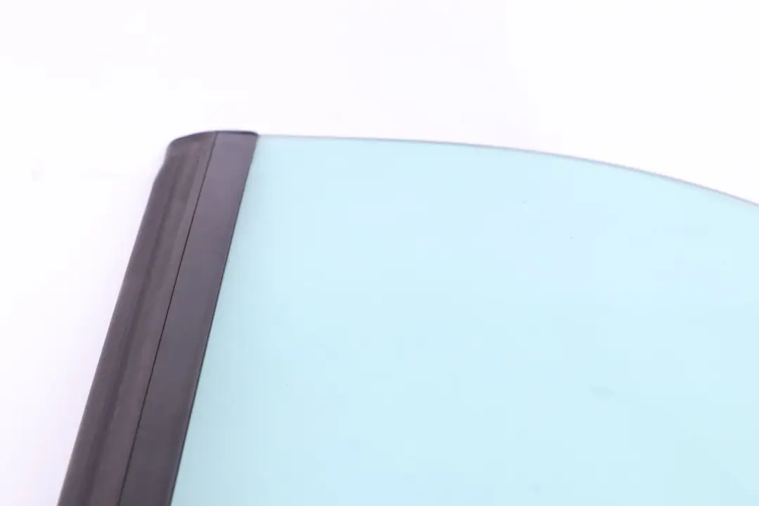 Cristal Ventana Lateral AS2 Trasera Izquierda para Mini Cooper R52 Cabrio con número de pieza 7111021 Mini Cooper R52 Cabrio Cristal Ventana Lateral AS2 Trasera Izquierda - SKU 7111021 - Número de pieza 7111021