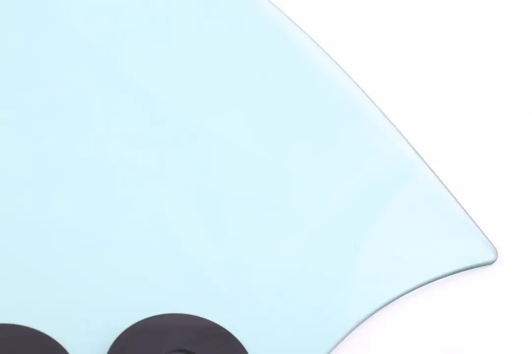 Finestrino Posteriore SX AS2 5137 per Mini Cooper R52 Cabrio con numero di parte 7111021 Mini Cooper R52 Cabrio Finestrino Posteriore SX AS2 5137 - SKU 7111021 - Numero di parte 7111021