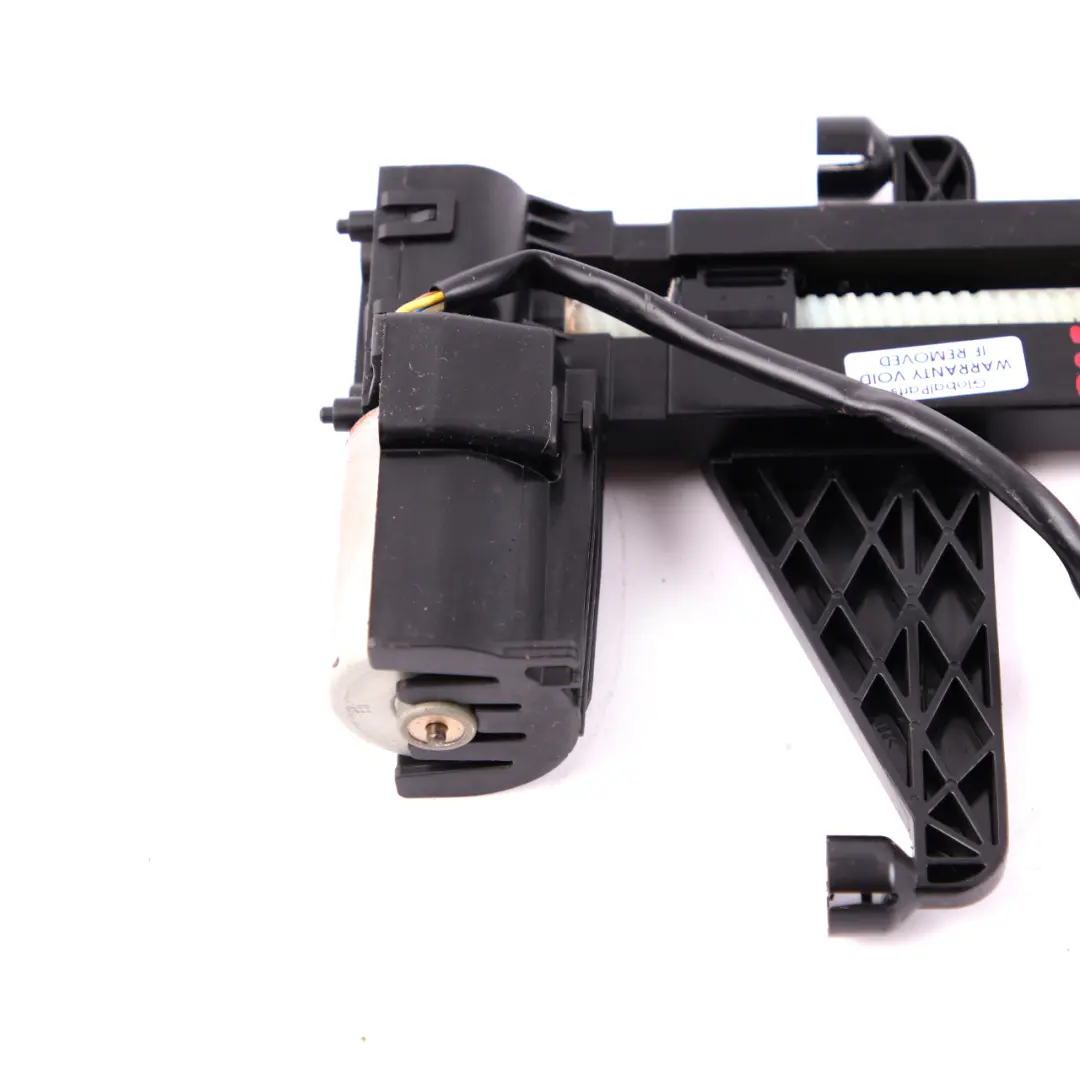 Front Headrest Adjuster Motor With Memory to BMW 5 7 E60 E61 LCI E65 with Part number 7111364 BMW 5 7 E60 E61 LCI E65 Front Headrest Adjuster Motor With Memory - SKU 7111364 - Part number 7111364