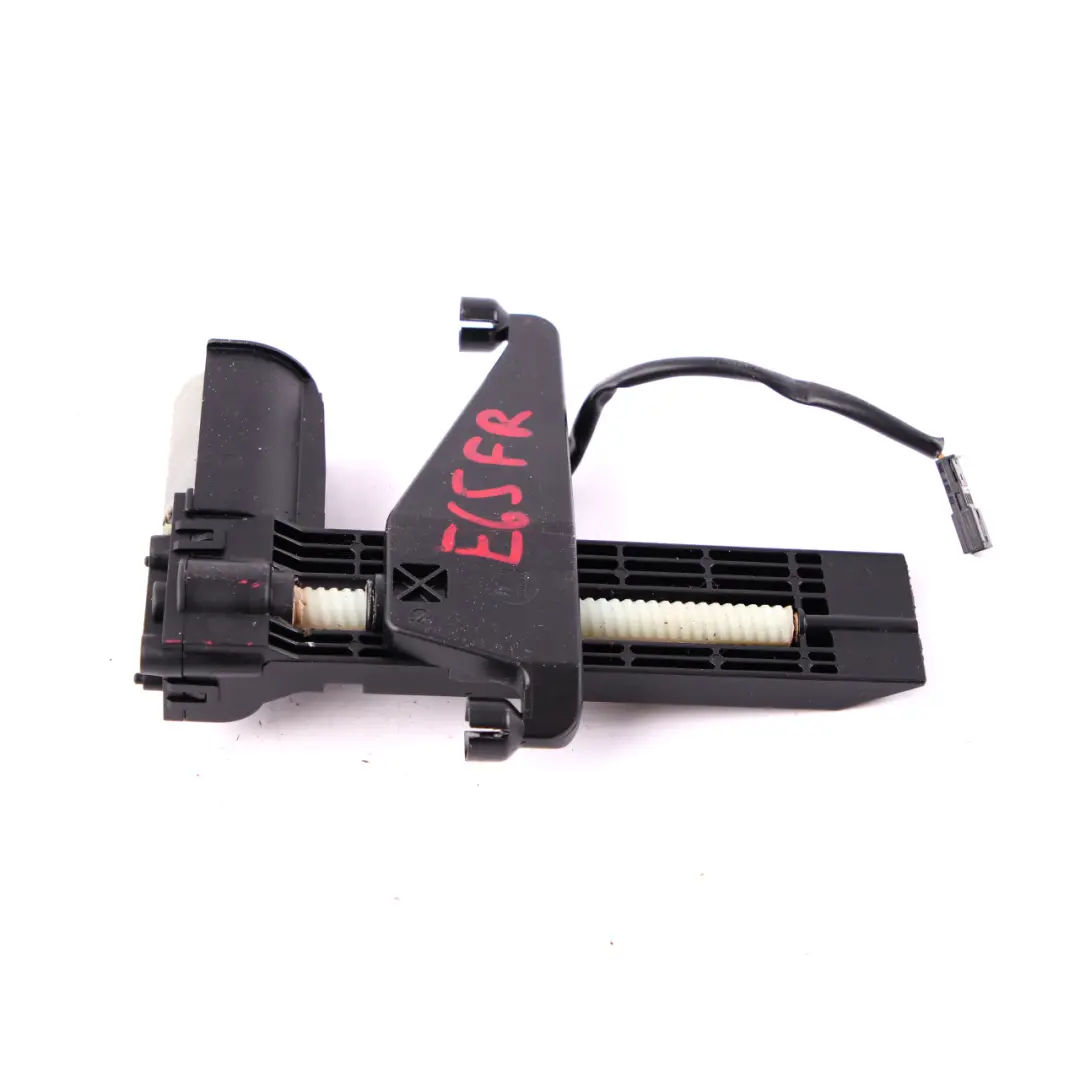 Front Headrest Adjuster Motor With Memory to BMW 5 7 E60 E61 LCI E65 with Part number 7111364 BMW 5 7 E60 E61 LCI E65 Front Headrest Adjuster Motor With Memory - SKU 7111364 - Part number 7111364