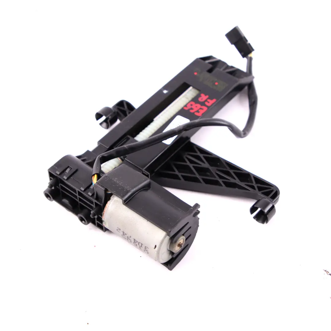 Front Headrest Adjuster Motor With Memory to BMW 5 7 E60 E61 LCI E65 with Part number 7111364 BMW 5 7 E60 E61 LCI E65 Front Headrest Adjuster Motor With Memory - SKU 7111364 - Part number 7111364