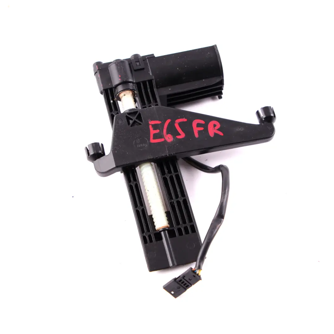 Front Headrest Adjuster Motor With Memory to BMW 5 7 E60 E61 LCI E65 with Part number 7111364 BMW 5 7 E60 E61 LCI E65 Front Headrest Adjuster Motor With Memory - SKU 7111364 - Part number 7111364