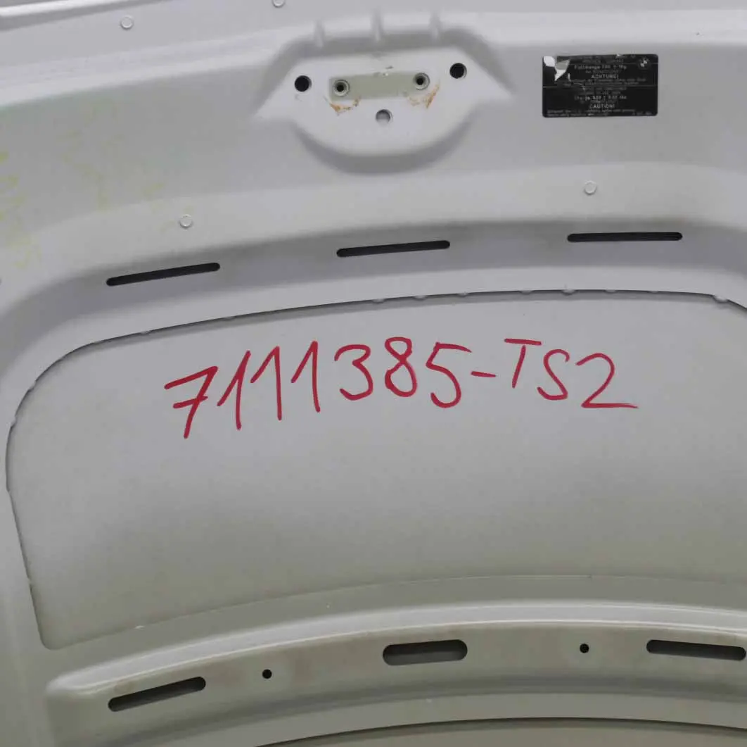 Maska Pokrywa Silnika Titansilber - 354 do BMW E60 o numerze 7111385 BMW E60 Maska Pokrywa Silnika Titansilber - 354 - SKU 7111385-TS2 - Numer Części 7111385
