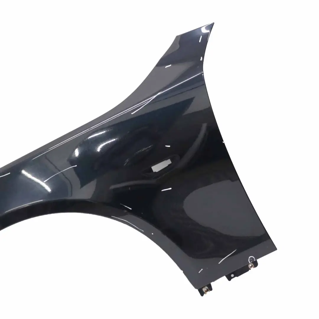 Guardabarros Delantero Izquierdo Carbonschwarz - 416 para BMW E60 E61 con número de pieza 7111429 BMW E60 E61 Guardabarros Delantero Izquierdo Carbonschwarz - 416 - SKU 7111429-CAR4 - Número de pieza 7111429