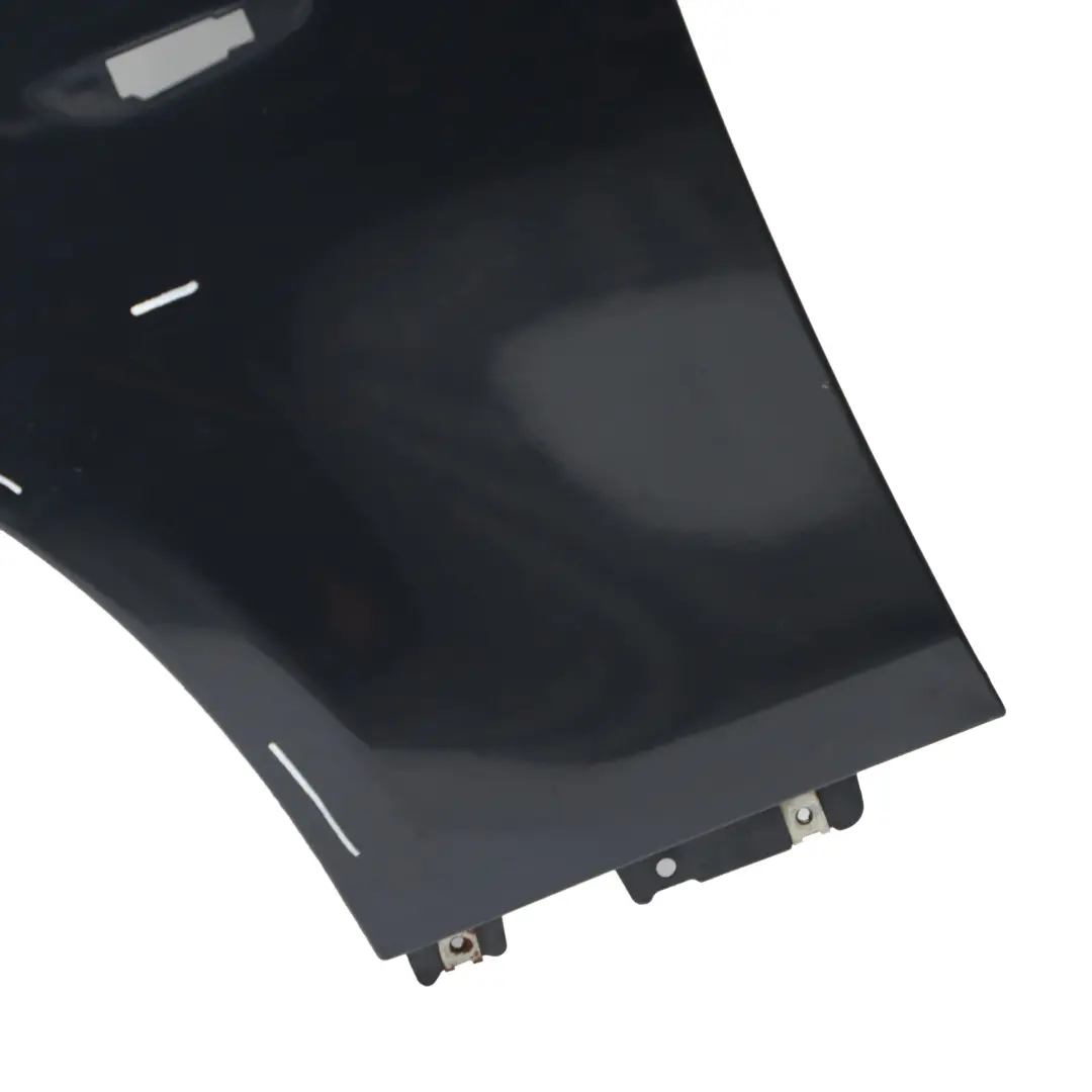 Panel de ala Delantero Izquierdo Carbonschwarz Negro - 416 para BMW E60 E61 con número de pieza 7111429 BMW E60 E61 Panel de ala Delantero Izquierdo Carbonschwarz Negro - 416 - SKU 7111429-CAR6 - Número de pieza 7111429