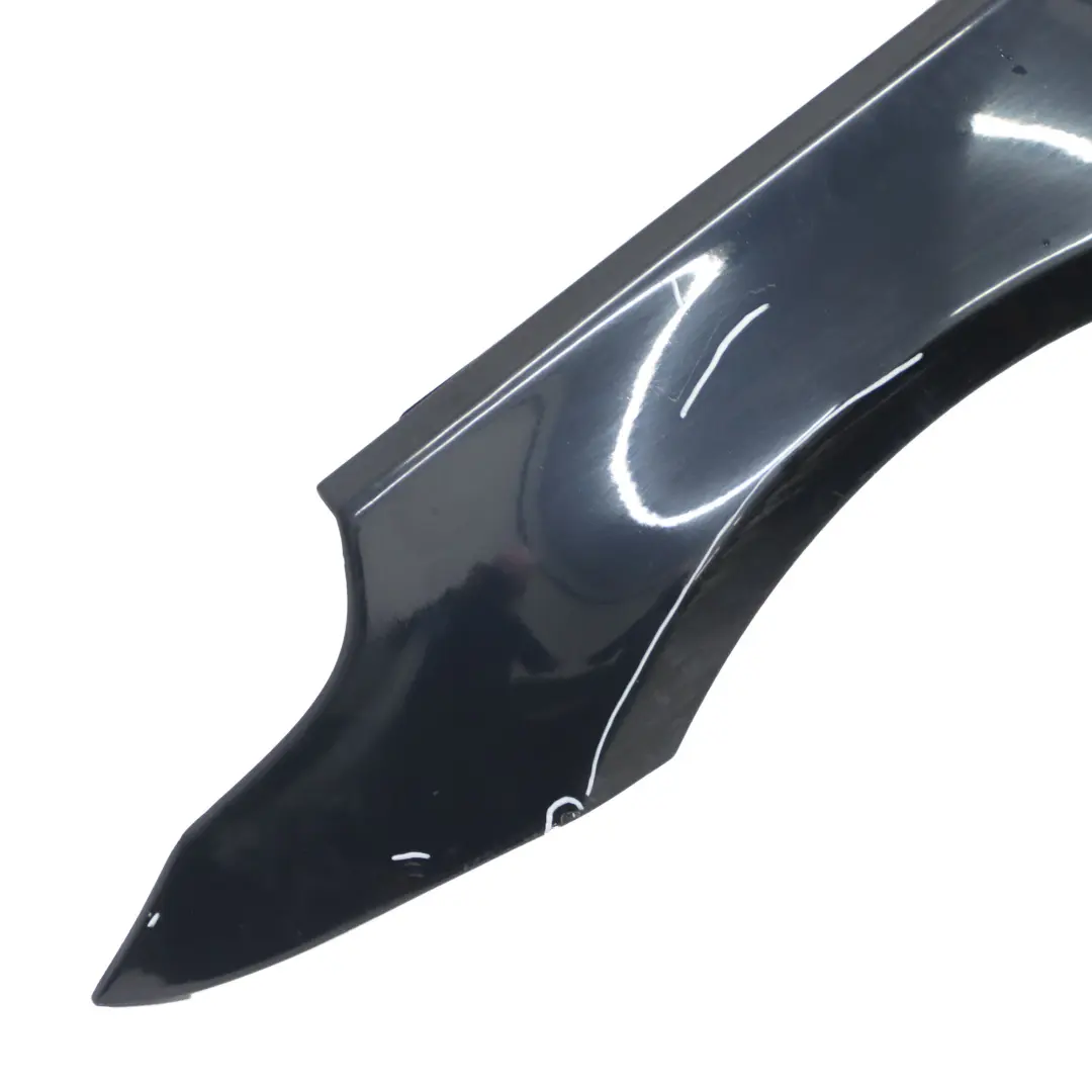 Błotnik Lewy Przedni Skrzydło Carbon Black - 416 do BMW E60 E61 o numerze 7111429 BMW E60 E61 Błotnik Lewy Przedni Skrzydło Carbon Black - 416 - SKU 7111429-CAR6 - Numer Części 7111429
