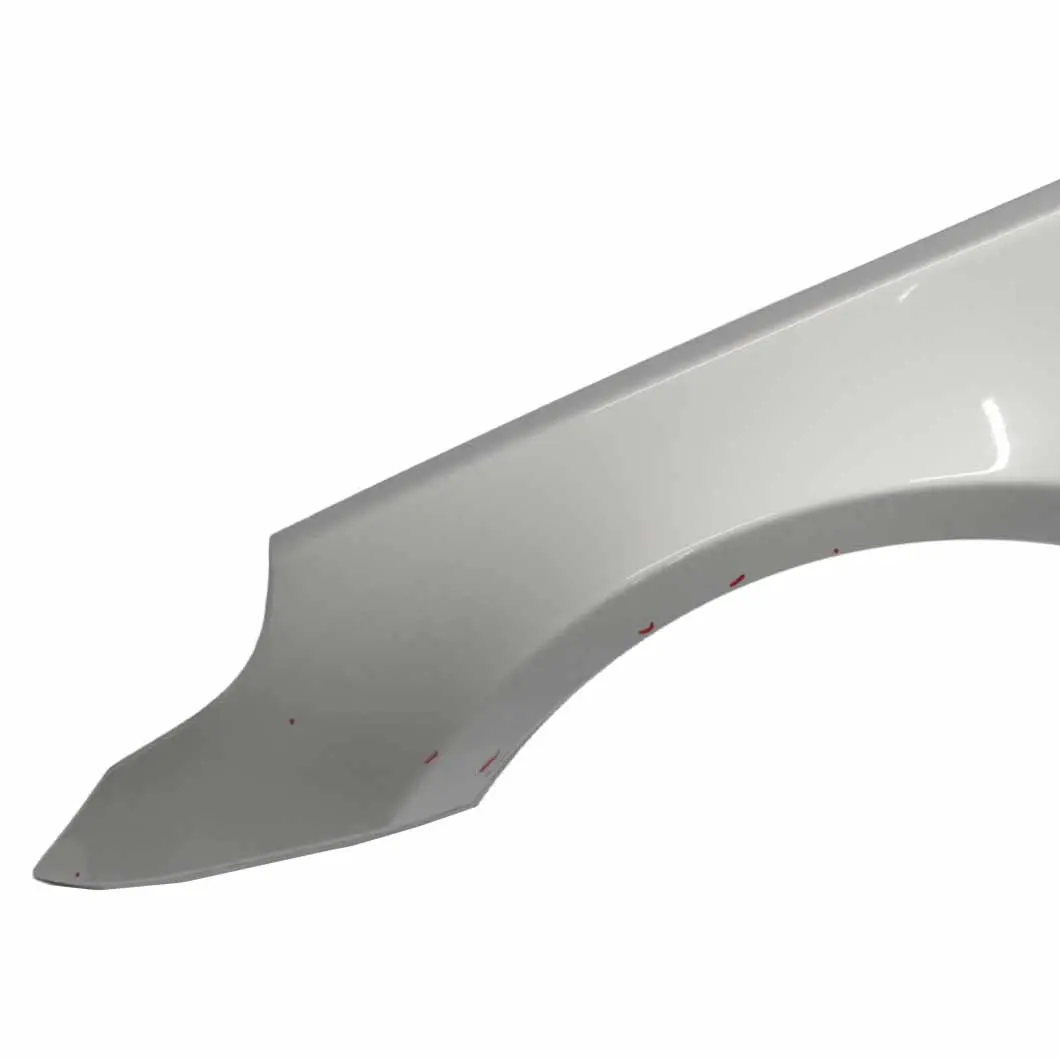 Parafango Anteriore Sinistro Titan Silver Metallic - 354 per BMW E60 E61 con numero di parte 7111429 BMW E60 E61 Parafango Anteriore Sinistro Titan Silver Metallic - 354 - SKU 7111429-TS1 - Numero di parte 7111429