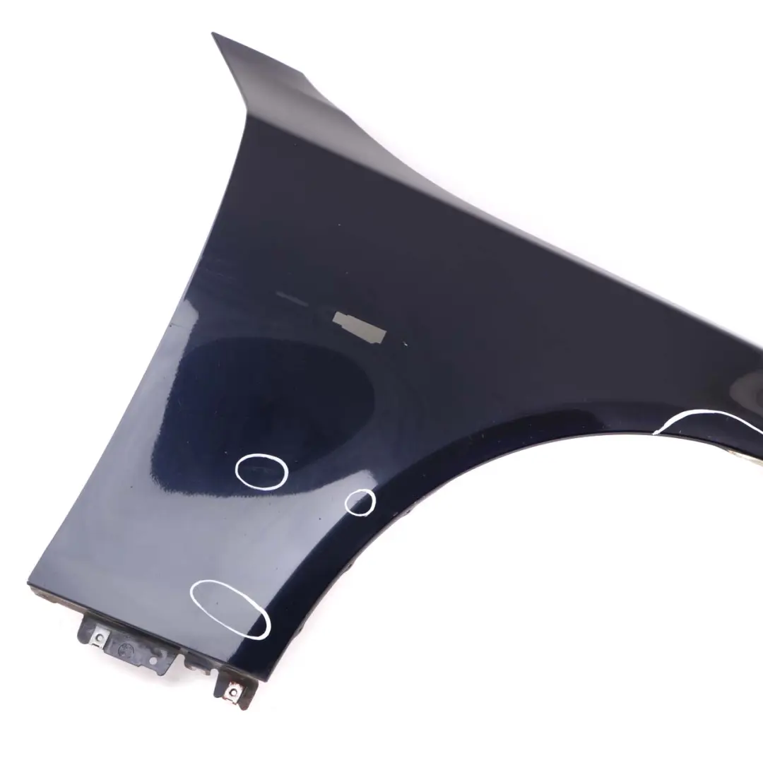 Błotnik Prawy Przód Niebieska Granatowa do BMW E60 E61 o numerze 7111430 BMW E60 E61 Błotnik Prawy Przód Niebieska Granatowa - SKU 7111430-OB2 - Numer Części 7111430