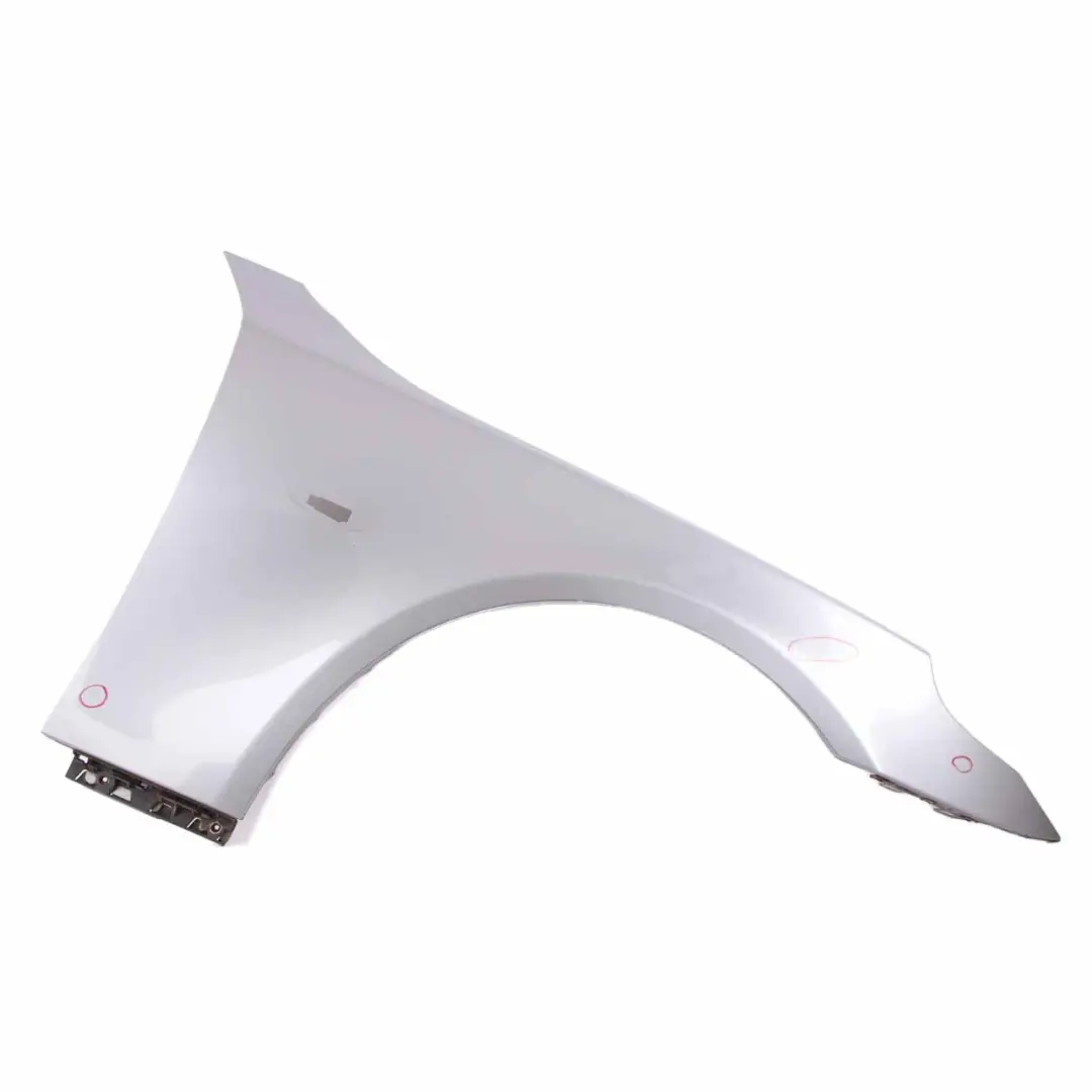 Guardabarros Delantero Derecho Panel Lateral Silbergrau Gris - A08 para BMW E60 E61 con número de pieza 7111430 BMW E60 E61 Guardabarros Delantero Derecho Panel Lateral Silbergrau Gris - A08 - SKU 7111430-SBG - Número de pieza 7111430