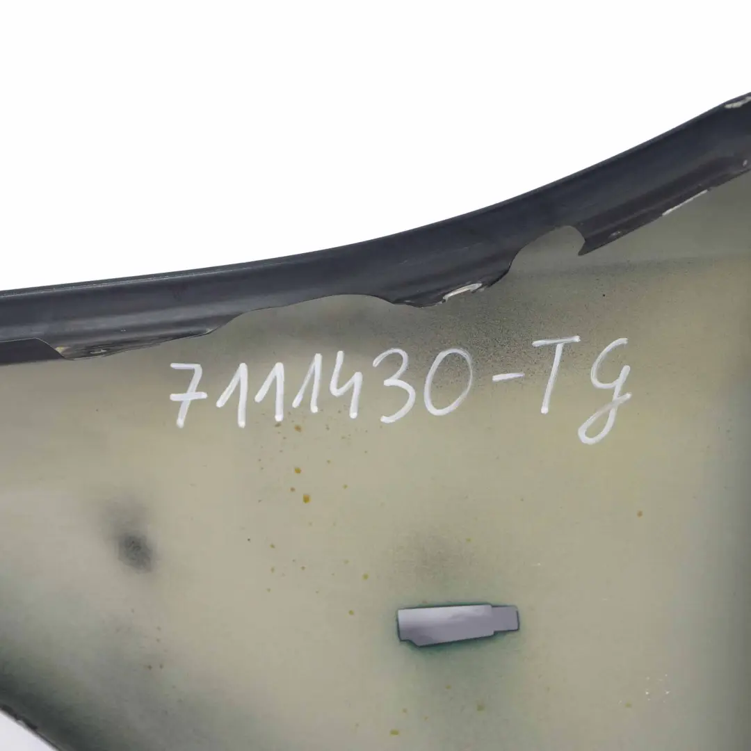 Delantero Derecho Lado Fender Tiefgruen Metallic - A43 para BMW E60 E61 con número de pieza 7111430 BMW E60 E61 Delantero Derecho Lado Fender Tiefgruen Metallic - A43 - SKU 7111430-TG - Número de pieza 7111430