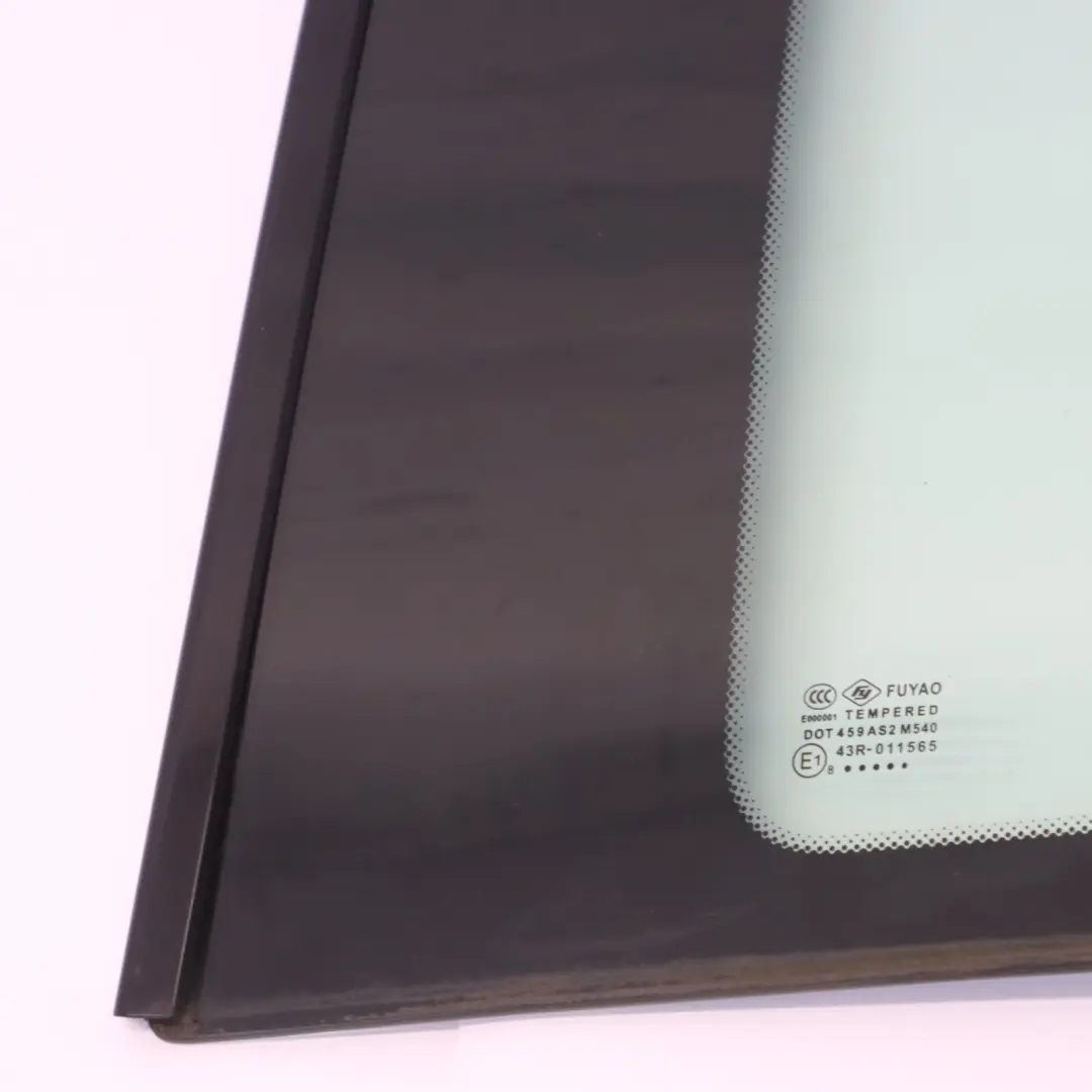 Vitre Mini R50 R53 Arrière côté gauche AS2 pour à propos du numéro de pièce 7112301 Vitre Mini R50 R53 Arrière côté gauche AS2 - SKU 7112301-1 - Numéro de pièce 7112301