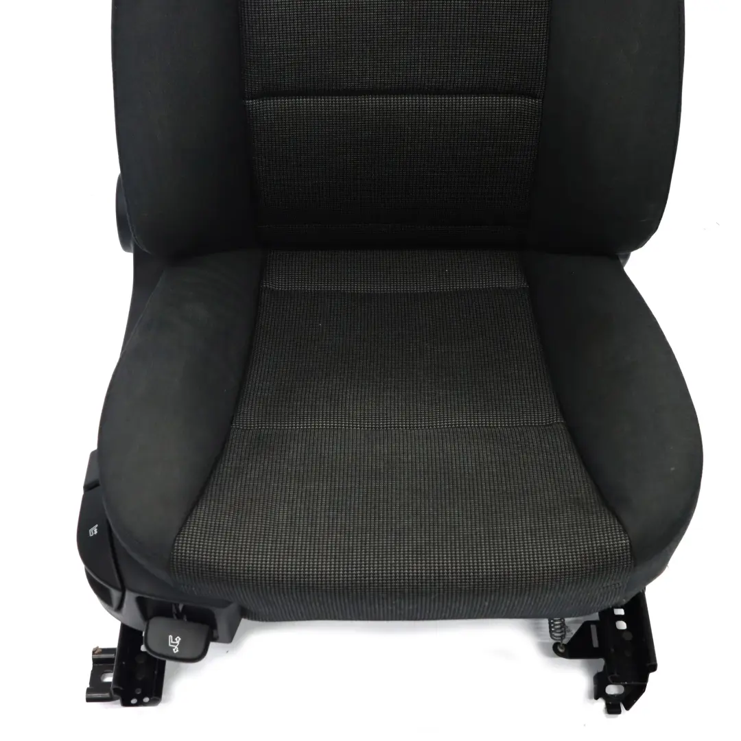 Fotel Prawy Przód Materiał Antracyt do BMW E60 E61 o numerze 7112741 BMW E60 E61 Fotel Prawy Przód Materiał Antracyt - SKU 7112741-1 - Numer Części 7112741