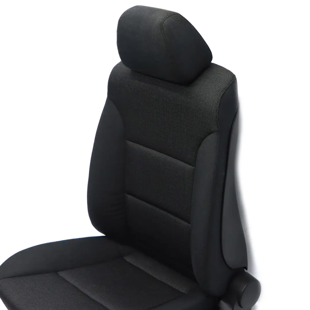 Fotel Lewy Przód Materiał Edward Anthrazit do BMW E60 E61 o numerze 7112741 BMW E60 E61 Fotel Lewy Przód Materiał Edward Anthrazit - SKU 7112741 - Numer Części 7112741