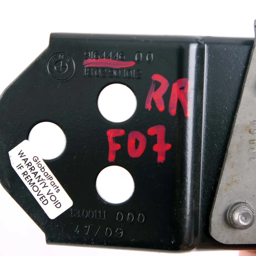 Zamek Rygiel Kanapy Prawy Tył 9164446 do BMW F07 GT o numerze 7112864 BMW F07 GT Zamek Rygiel Kanapy Prawy Tył 9164446 - SKU 7112864-1 - Numer Części 7112864