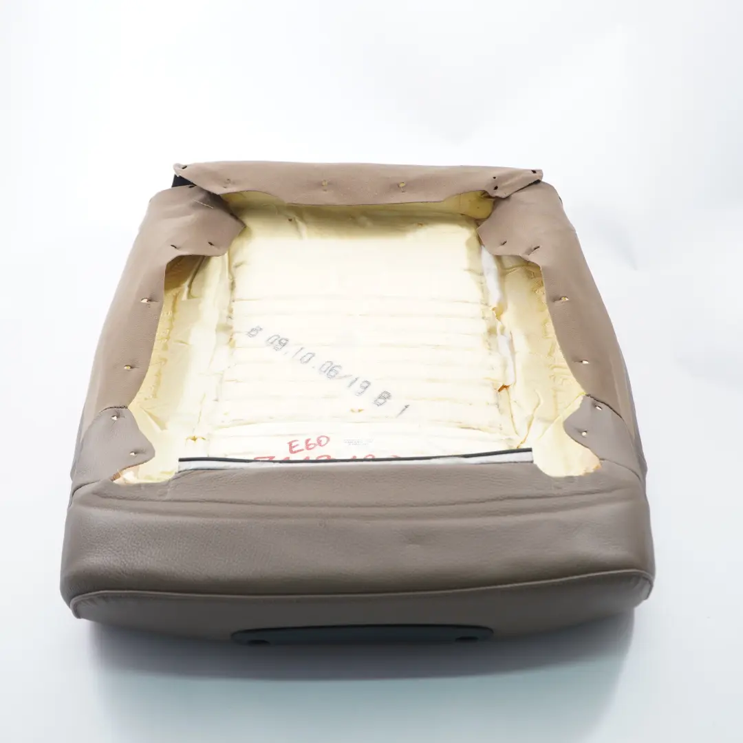 Schienale anteriore sinistro destro Pannello in pelle marrone tartufo per BMW E60 con numero di parte 7113120 BMW E60 Schienale anteriore sinistro destro Pannello in pelle marrone tartufo - SKU 7113120-2 - Numero di parte 7113120