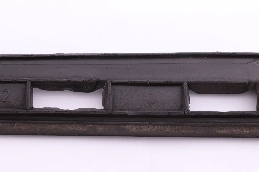 MINI Cabrio R52 Uszczelka Pianka Słupka Lewa - SKU 7114251 - Numer Części 7114251
