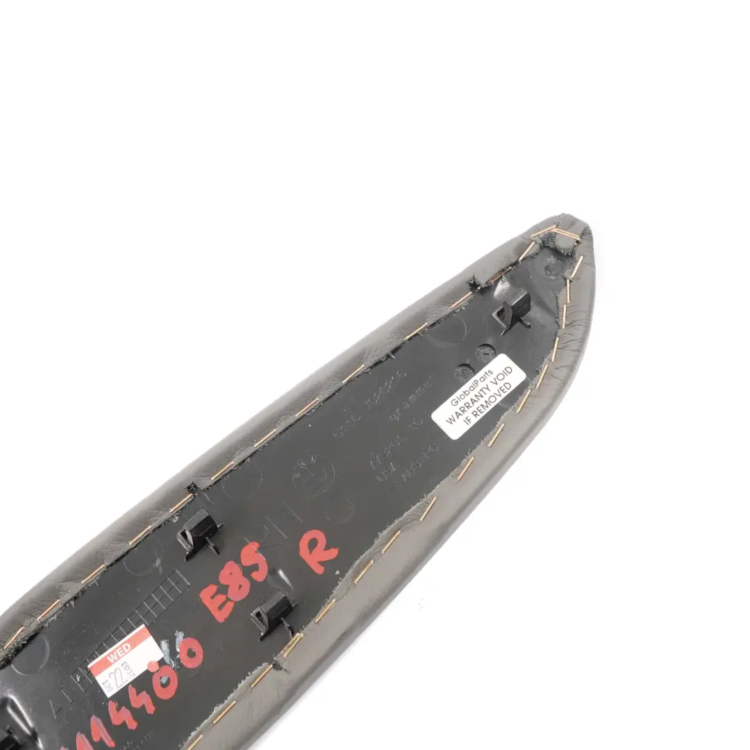 Console Centrale Panneau d'habillage Droit Cuir Gris pour BMW Z4 E85 E86 Roadster à propos du numéro de pièce 7114400 BMW Z4 E85 E86 Roadster Console Centrale Panneau d'habillage Droit Cuir Gris - SKU 7114400 - Numéro de pièce 7114400