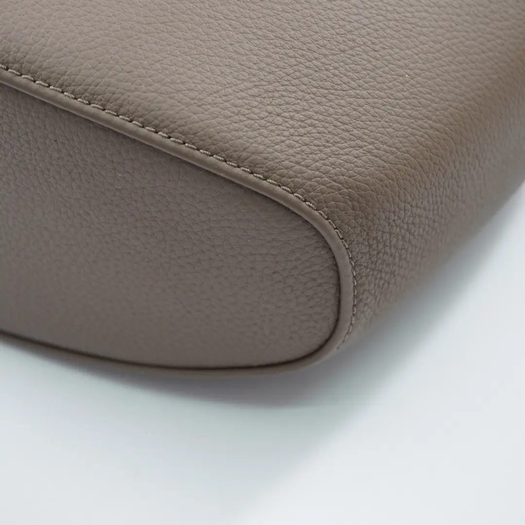 BMW E60 E61 Seat Headrest Front Left Right N/O/S Leather Head Rest Brown - SKU 7076666 - Part number 7076666
