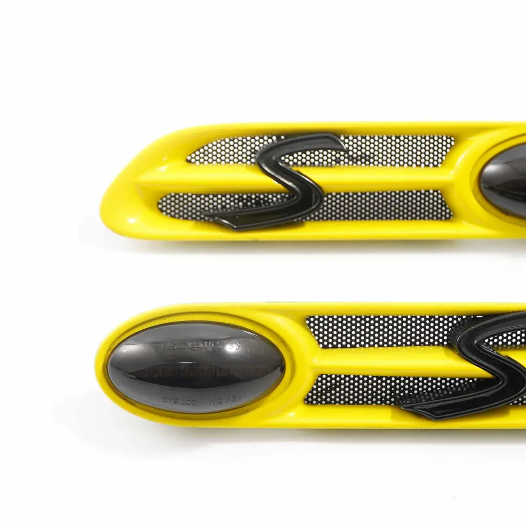 Finisher Indicator Panel Trim Front Left Right Yellow Set to Mini R52 R53 with Part number 7114733 Mini R52 R53 Finisher Indicator Panel Trim Front Left Right Yellow Set - SKU 7114733 / 7114734-2 - Part number 7114733
