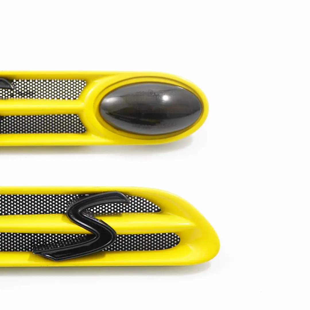 Finisher Indicator Panel Trim Anteriore Sinistro Destro Giallo Set per Mini R52 R53 con numero di parte 7114733 Mini R52 R53 Finisher Indicator Panel Trim Anteriore Sinistro Destro Giallo Set - SKU 7114733 / 7114734-2 - Numero di parte 7114733