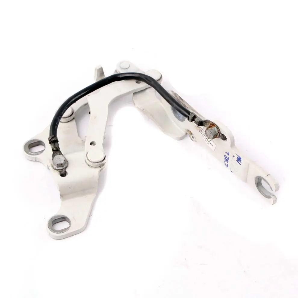 Front Left Engine Bonnet Hinge N/S Mineralweiss White A96 to BMW 3 E90 E92 E93 with Part number 7115263 BMW 3 E90 E92 E93 Front Left Engine Bonnet Hinge N/S Mineralweiss White A96 - SKU 7115263-MW - Part number 7115263