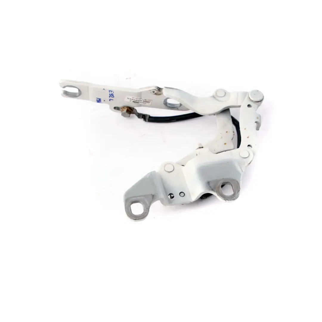 Front Left Engine Bonnet Hinge N/S Mineralweiss White A96 to BMW 3 E90 E92 E93 with Part number 7115263 BMW 3 E90 E92 E93 Front Left Engine Bonnet Hinge N/S Mineralweiss White A96 - SKU 7115263-MW - Part number 7115263
