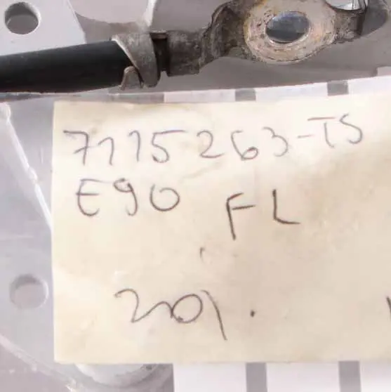 Charniere Rabat a Gauche Argent Titane Metallique 354 pour BMW 3 E90 E91 à propos du numéro de pièce 7115263 BMW 3 E90 E91 Charniere Rabat a Gauche Argent Titane Metallique 354 - SKU 7115263-TS - Numéro de pièce 7115263