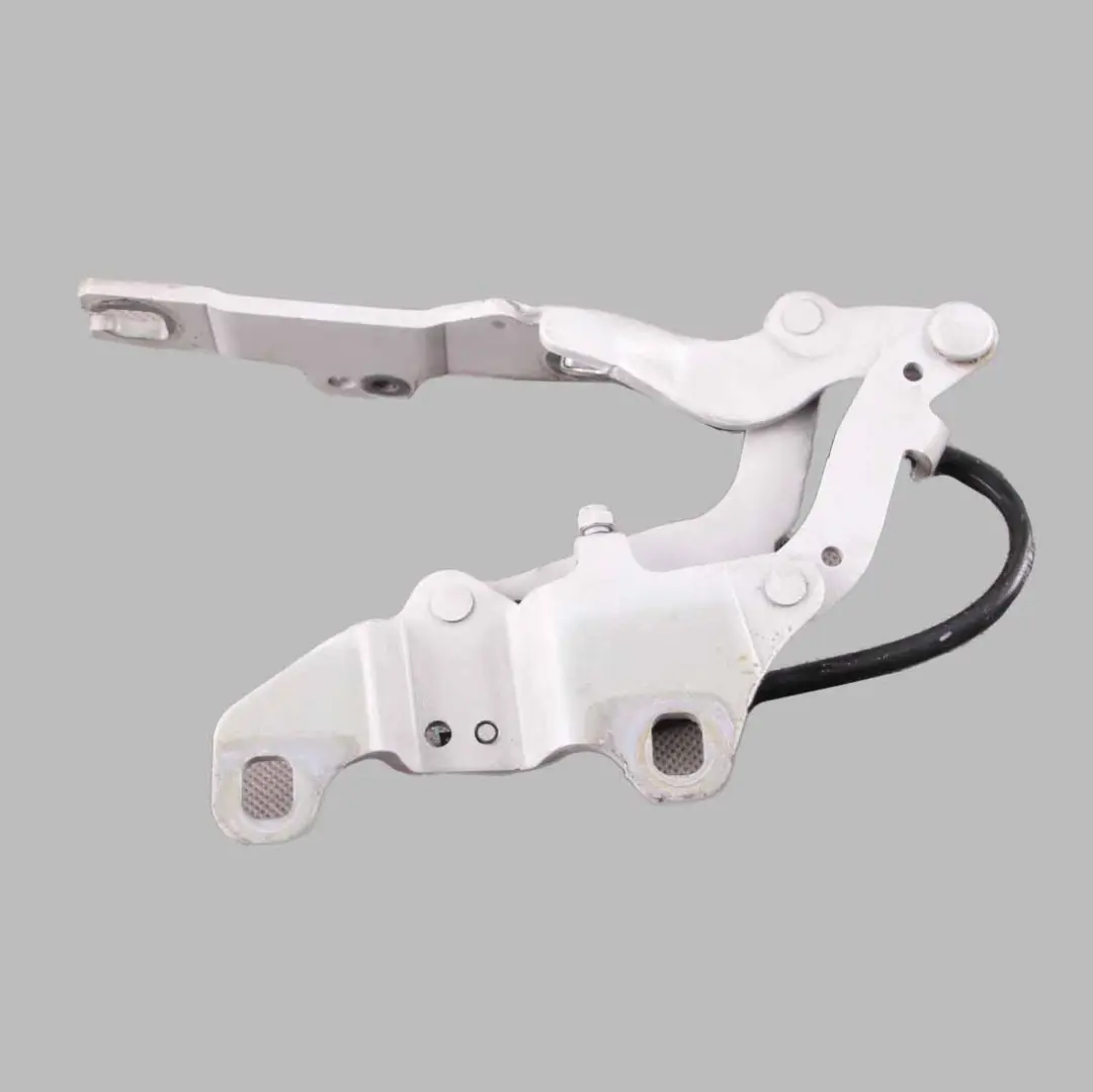 Front Left Engine Bonnet Hinge N/S Titansilber Silver to BMW 3 Series E90 with Part number 7115263 BMW 3 Series E90 Front Left Engine Bonnet Hinge N/S Titansilber Silver - SKU 7115263-TS - Part number 7115263