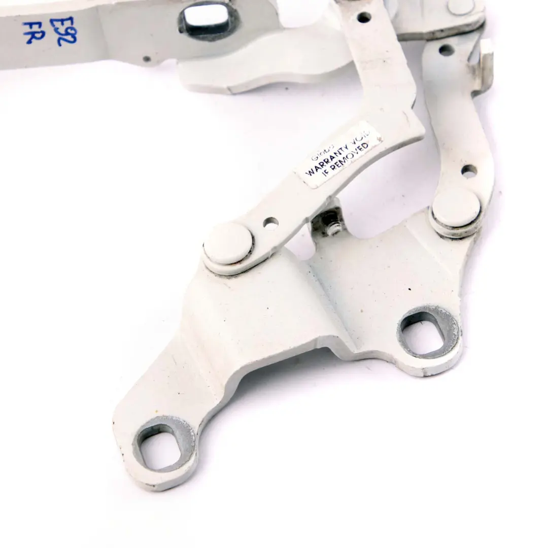 Front Right Engine Bonnet Hinge O/S Mineralweiss Mineral White A96 to BMW E90 E92 with Part number 7115264 BMW E90 E92 Front Right Engine Bonnet Hinge O/S Mineralweiss Mineral White A96 - SKU 7115264-MW - Part number 7115264