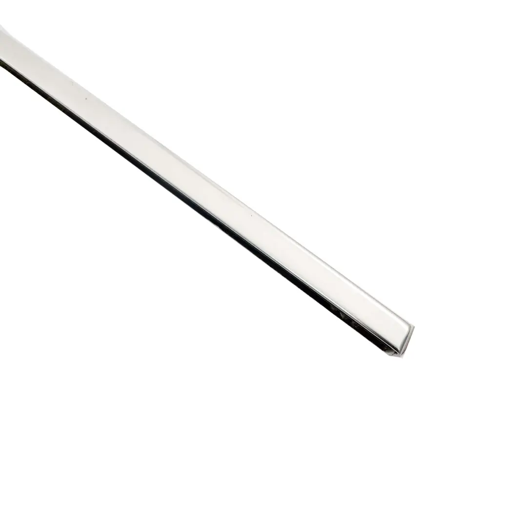 Couvre canal exterieur de porte arriere droite pour BMW E61 E61 LCI à propos du numéro de pièce 7115422 BMW E61 E61 LCI Couvre canal exterieur de porte arriere droite - SKU 7115422 - Numéro de pièce 7115422