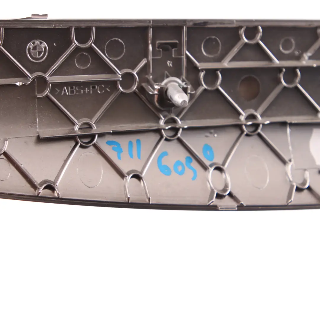 Bande Décorative Porte Avant Droite Ruthenium Gris 7116048 pour BMW E63 E64 à propos du numéro de pièce 7116050 BMW E63 E64 Bande Décorative Porte Avant Droite Ruthenium Gris 7116048 - SKU 7116050 - Numéro de pièce 7116050