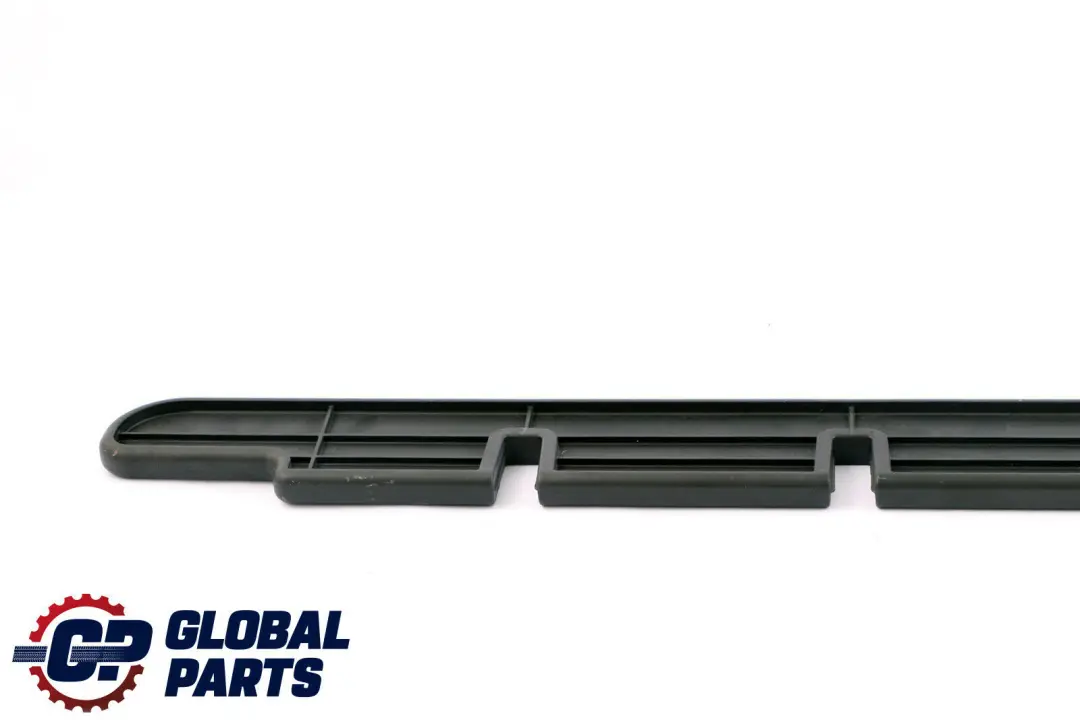 Listwa przegroda bagażnika do BMW E61 o numerze 51477116739 BMW E61 Listwa przegroda bagażnika - SKU 7116739 - Numer Części 51477116739