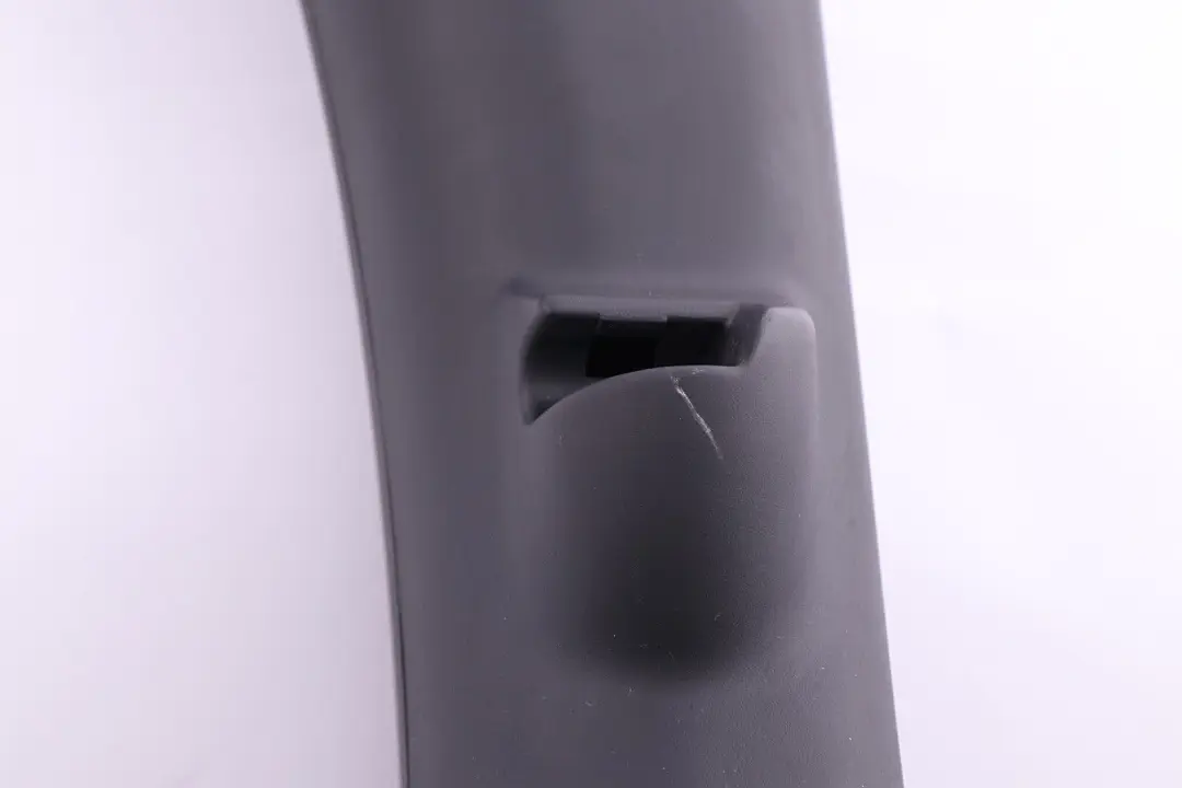 Tapa Embellecedor Cinturón Salida Techo Negro Barra Antivuelco para Mini Cabrio R52 con número de pieza 7117266 Mini Cabrio R52 Tapa Embellecedor Cinturón Salida Techo Negro Barra Antivuelco - SKU 7117266 - Número de pieza 7117266