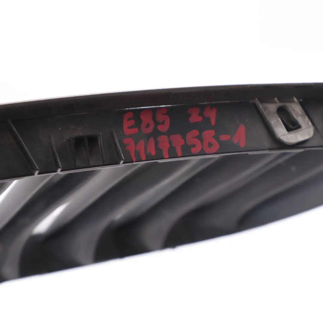Parachoques Delantero Rejilla Central Derecha Grafito para BMW Z4 E85 E86 con número de pieza 7117758 BMW Z4 E85 E86 Parachoques Delantero Rejilla Central Derecha Grafito - SKU 7117758-1 - Número de pieza 7117758