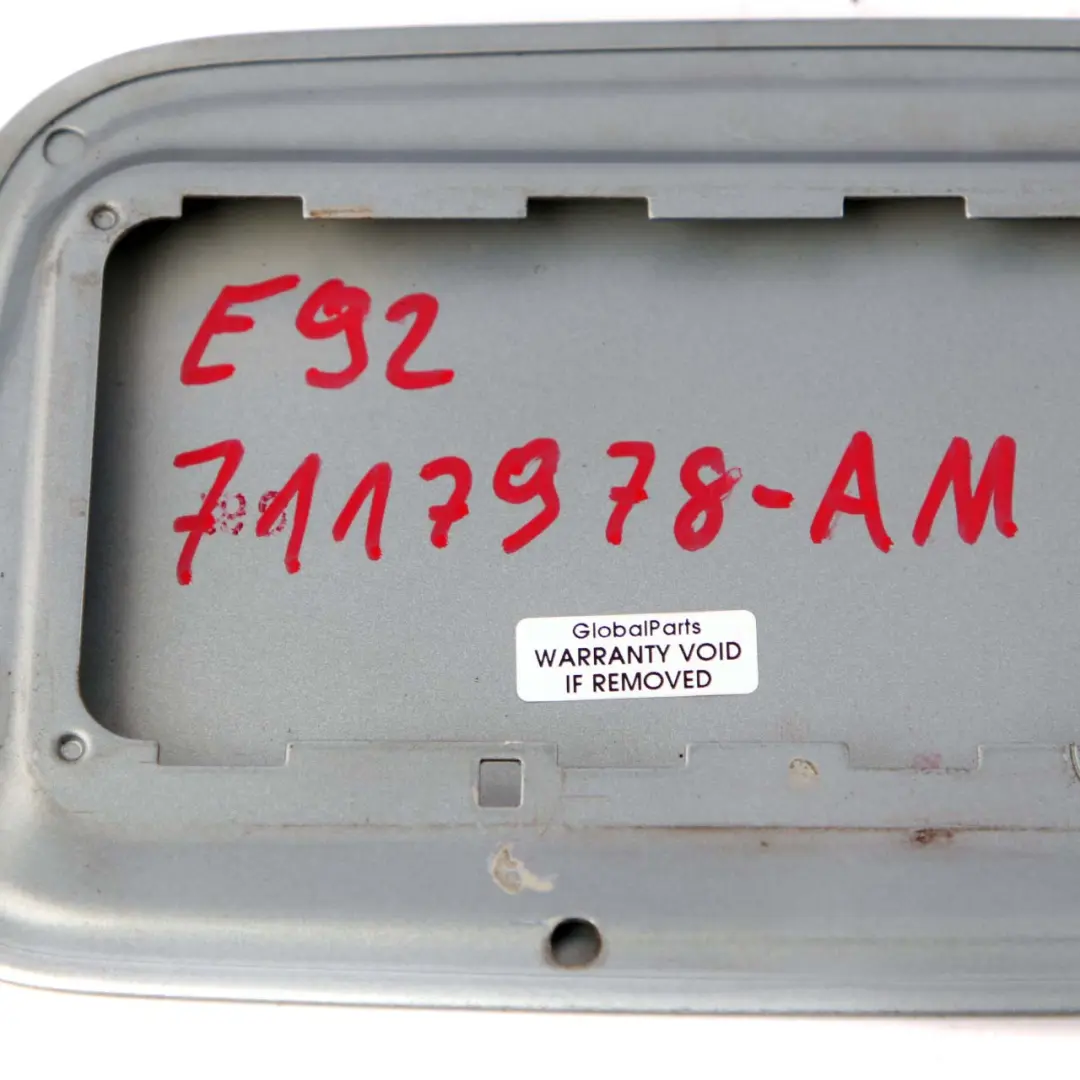 Couvercle Trappe Remplissage Carburant Arktis Métallique pour BMW E92 E92N à propos du numéro de pièce 7117978 BMW E92 E92N Couvercle Trappe Remplissage Carburant Arktis Métallique - SKU 7117978-AM - Numéro de pièce 7117978