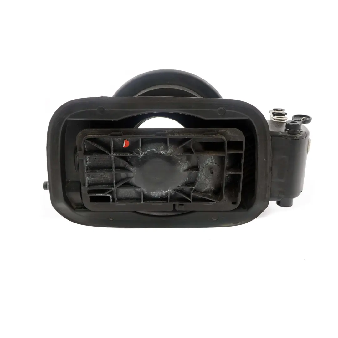 Osłona klapka wlewu paliwa do BMW E92 E92N o numerze 7117982 BMW E92 E92N Osłona klapka wlewu paliwa - SKU 7117982 - Numer Części 7117982