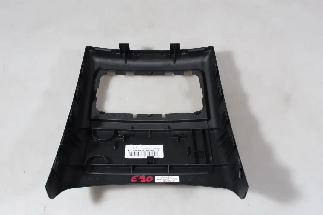 Blende hinten SCHWARZ BLACK 7145681 7145881 für BMW 3 er E90 E91 LCi mit Teilenummer 7118049 BMW 3 er E90 E91 LCi Blende hinten SCHWARZ BLACK 7145681 7145881 - SKU 7118049-3 - Teilenummer 7118049