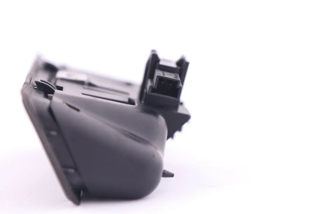 BMW E60 E70 E82 E90 Maniglia a Pulsante del Portellone Bagagliaio - SKU 7118158 - Numero di parte 7118158
