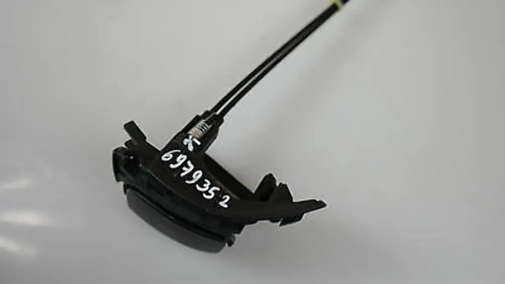 BMW E81 E82 E88 E92 E92N Entriegelungseinheit Vordersitz rechts Schwarz - SKU 7118460 - Teilenummer 7118460