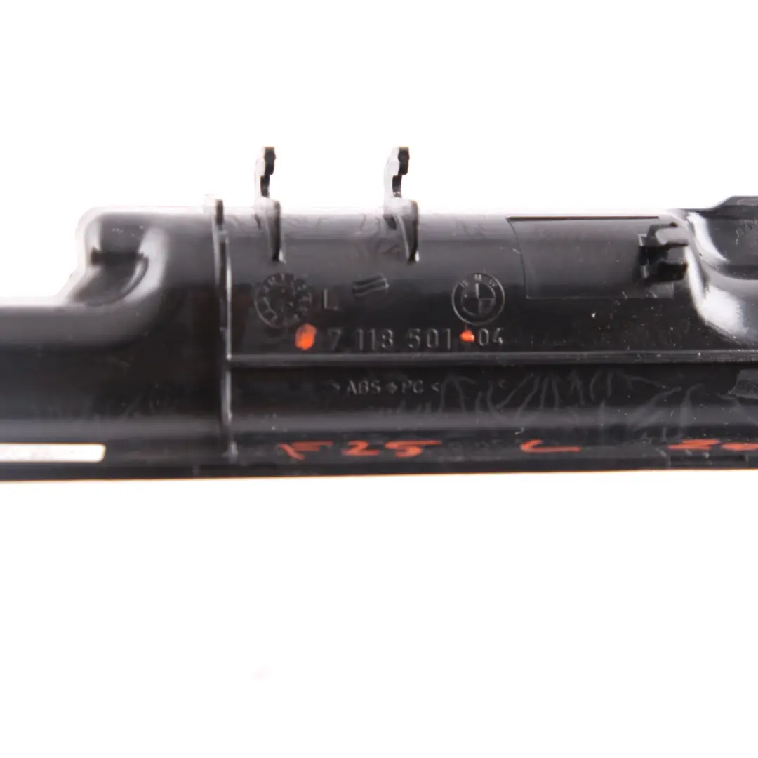 Riel Revestimiento Asiento Delantero Izquierdo Negro para BMW E81 E87 E90 E91 con número de pieza 7118501 BMW E81 E87 E90 E91 Riel Revestimiento Asiento Delantero Izquierdo Negro - SKU 7118501 - Número de pieza 7118501