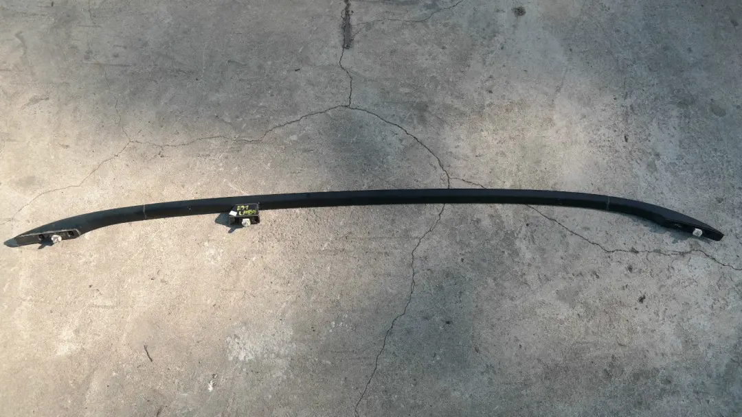 Barra de techo izquierda moldura exterior para BMW E91 E91N con número de pieza 51137118503 BMW E91 E91N Barra de techo izquierda moldura exterior - SKU 7118503 - Número de pieza 51137118503