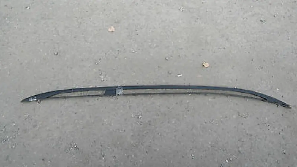 Reling prawy lewy + listwy komplet do BMW E91 o numerze 51137118504 BMW E91 Reling prawy lewy + listwy komplet - SKU 7118504 - Numer Części 51137118504