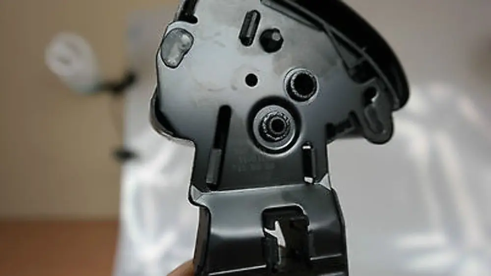 BMW E81 E87 E91 X3 F25 X4 F26 Cierre Asiento Trasero Derecho - SKU 7118820 - Número de pieza 7118820