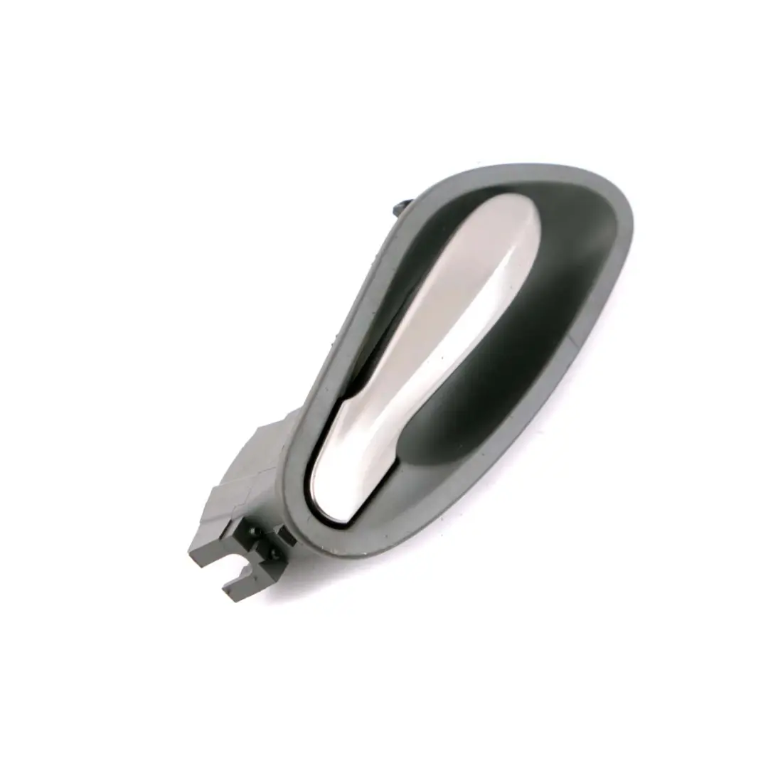 Maniglia porta interna destra Grigio Rutenio per BMW E63 E64 con numero di parte 7116064 BMW E63 E64 Maniglia porta interna destra Grigio Rutenio - SKU 7119062 - Numero di parte 7116064