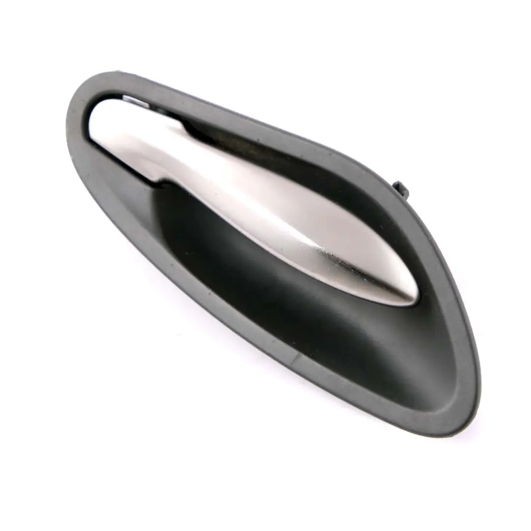 Maniglia porta interna destra Grigio Rutenio per BMW E63 E64 con numero di parte 7116064 BMW E63 E64 Maniglia porta interna destra Grigio Rutenio - SKU 7119062 - Numero di parte 7116064