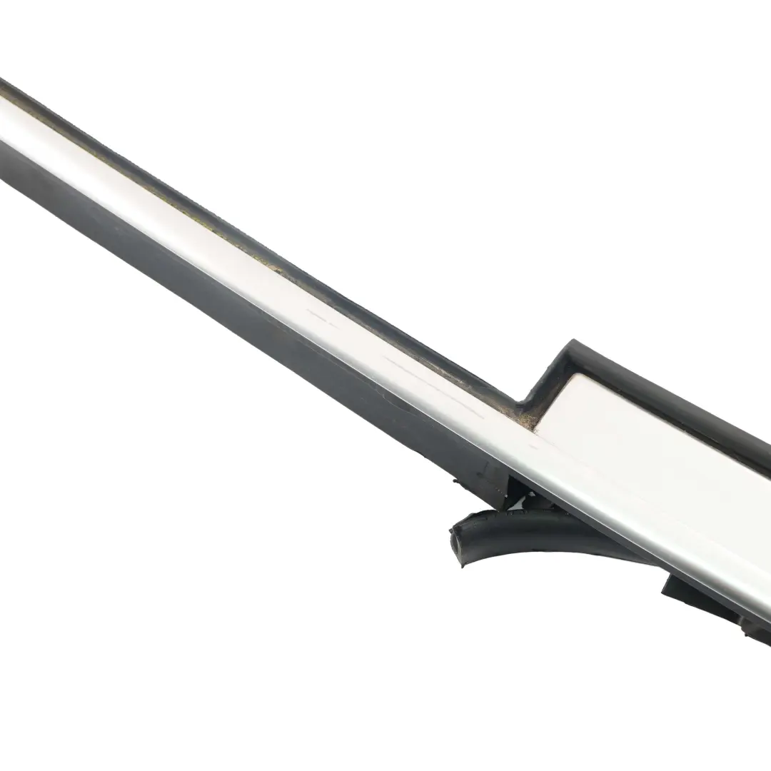 Lateral Ventana Acabado Cromo Trasero Izquierdo para BMW E93 Convertible con número de pieza 7119097 BMW E93 Convertible Lateral Ventana Acabado Cromo Trasero Izquierdo - SKU 7119097-1 - Número de pieza 7119097