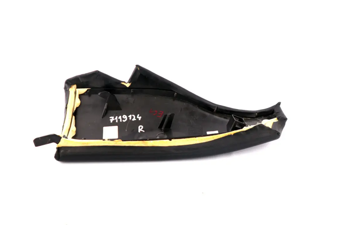 Pezzo Laterale Pelle Destra Pelle Black per BMW E61 Touring con numero di parte 7119124 BMW E61 Touring Pezzo Laterale Pelle Destra Pelle Black - SKU 7119124 - Numero di parte 7119124