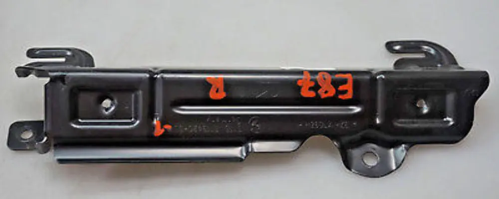 Grab Handle Bracket Rear Right Headlining O/S to BMW 1 Series E81 E87 E87N with Part number 7119420 BMW 1 Series E81 E87 E87N Grab Handle Bracket Rear Right Headlining O/S - SKU 7119420-1 - Part number 7119420