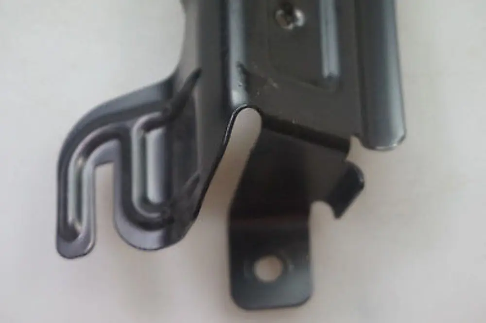 Grab Handle Bracket Rear Right Headlining O/S to BMW 1 Series E81 E87 E87N with Part number 7119420 BMW 1 Series E81 E87 E87N Grab Handle Bracket Rear Right Headlining O/S - SKU 7119420-1 - Part number 7119420